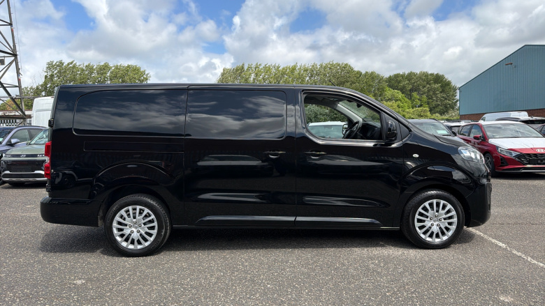 Vauxhall Vivaro L2 Diesel 3100 2.0d 145PS Pro H1 Van